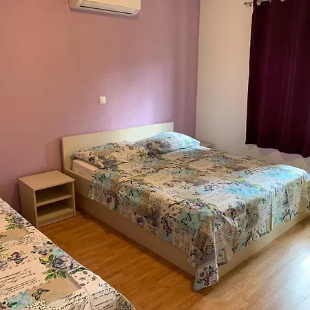 Dea * Baška Voda