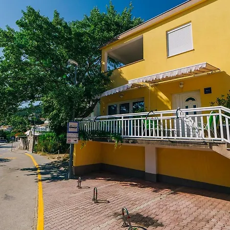 Dea Apartment *